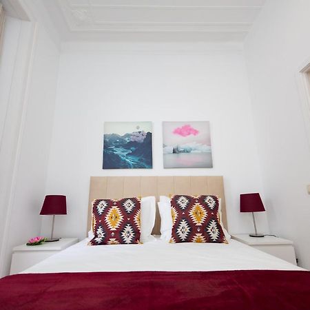 Inn-Chiado Boulevard Guest House Lisbona Esterno foto
