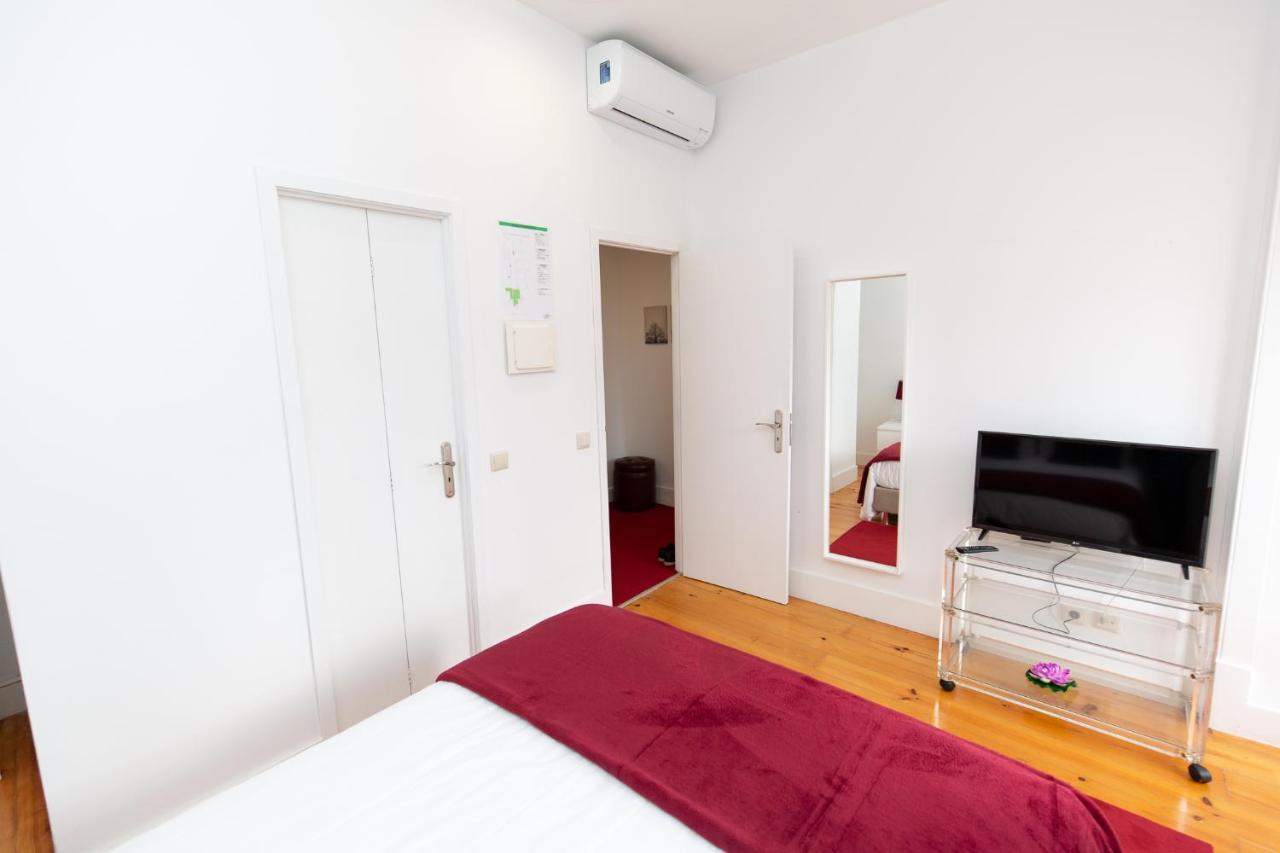 Inn-Chiado Boulevard Guest House Lisbona Esterno foto