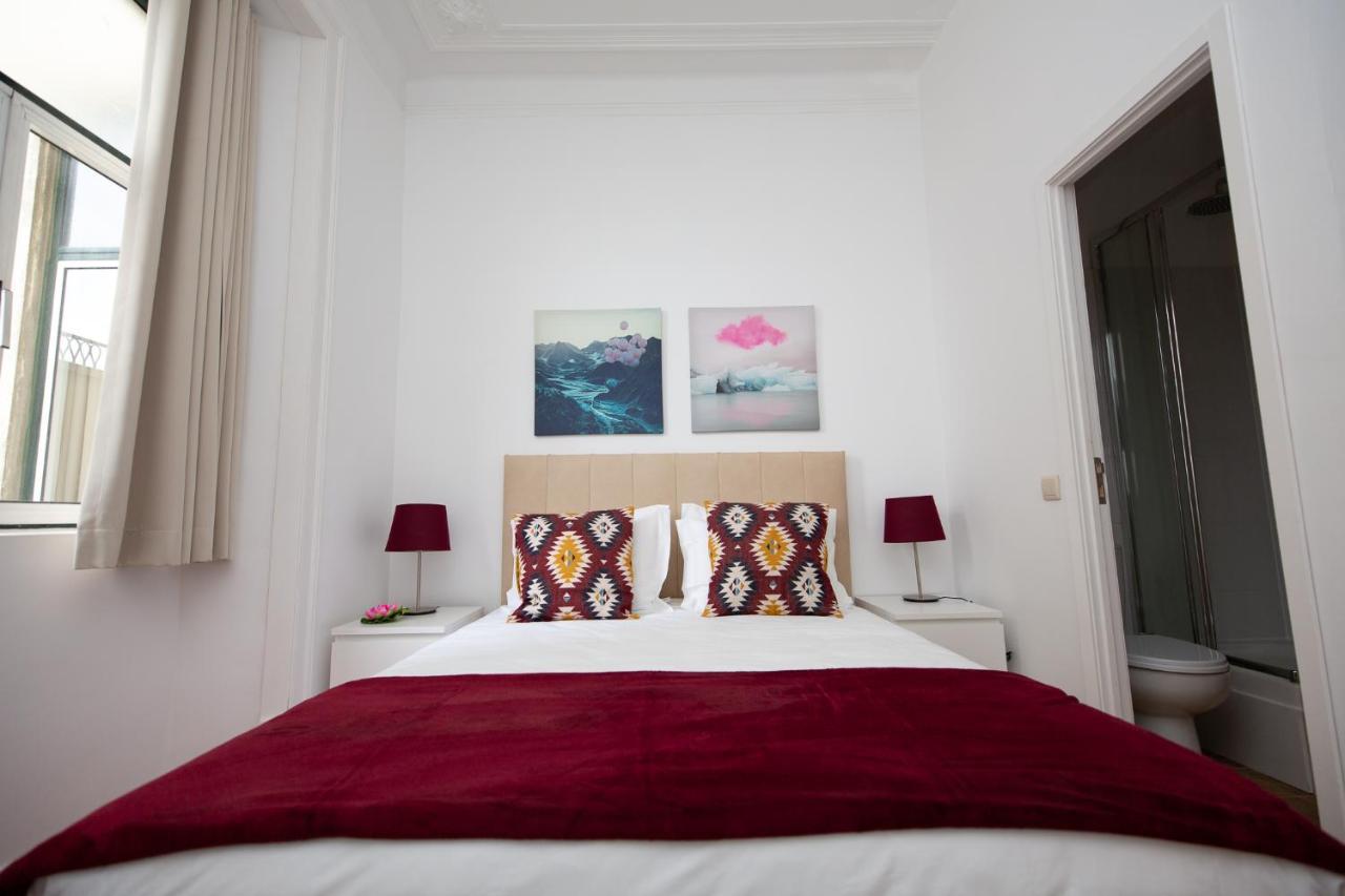 Inn-Chiado Boulevard Guest House Lisbona Esterno foto