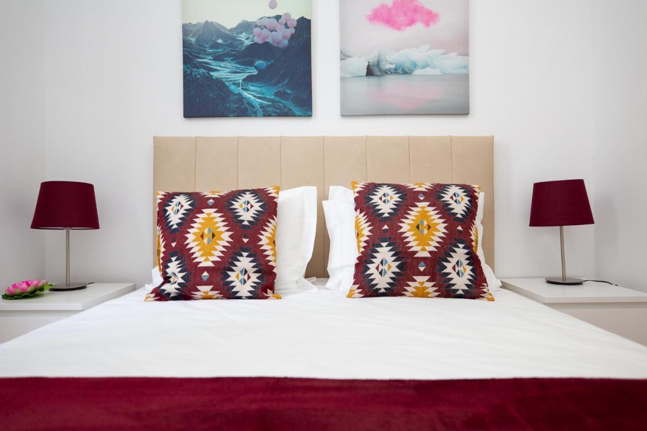 Inn-Chiado Boulevard Guest House Lisbona Esterno foto