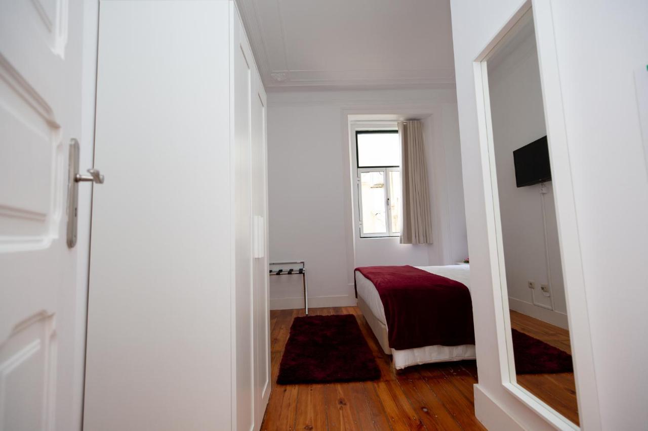 Inn-Chiado Boulevard Guest House Lisbona Esterno foto