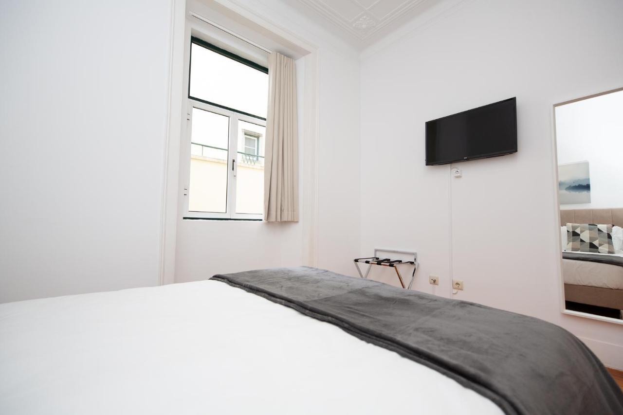 Inn-Chiado Boulevard Guest House Lisbona Esterno foto