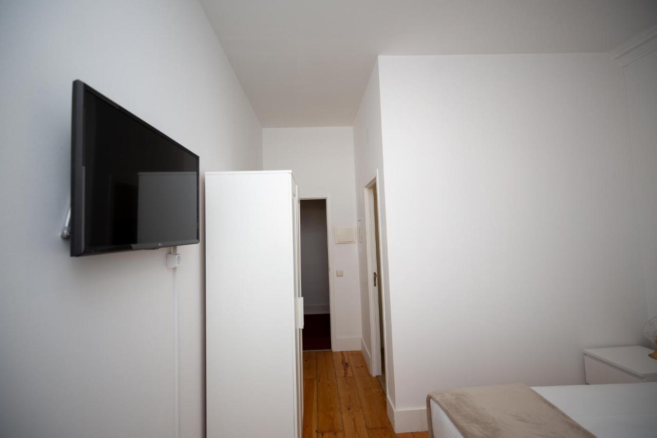Inn-Chiado Boulevard Guest House Lisbona Esterno foto