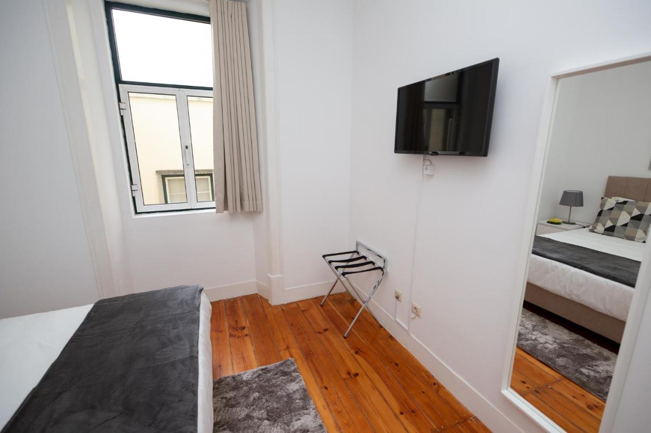 Inn-Chiado Boulevard Guest House Lisbona Esterno foto