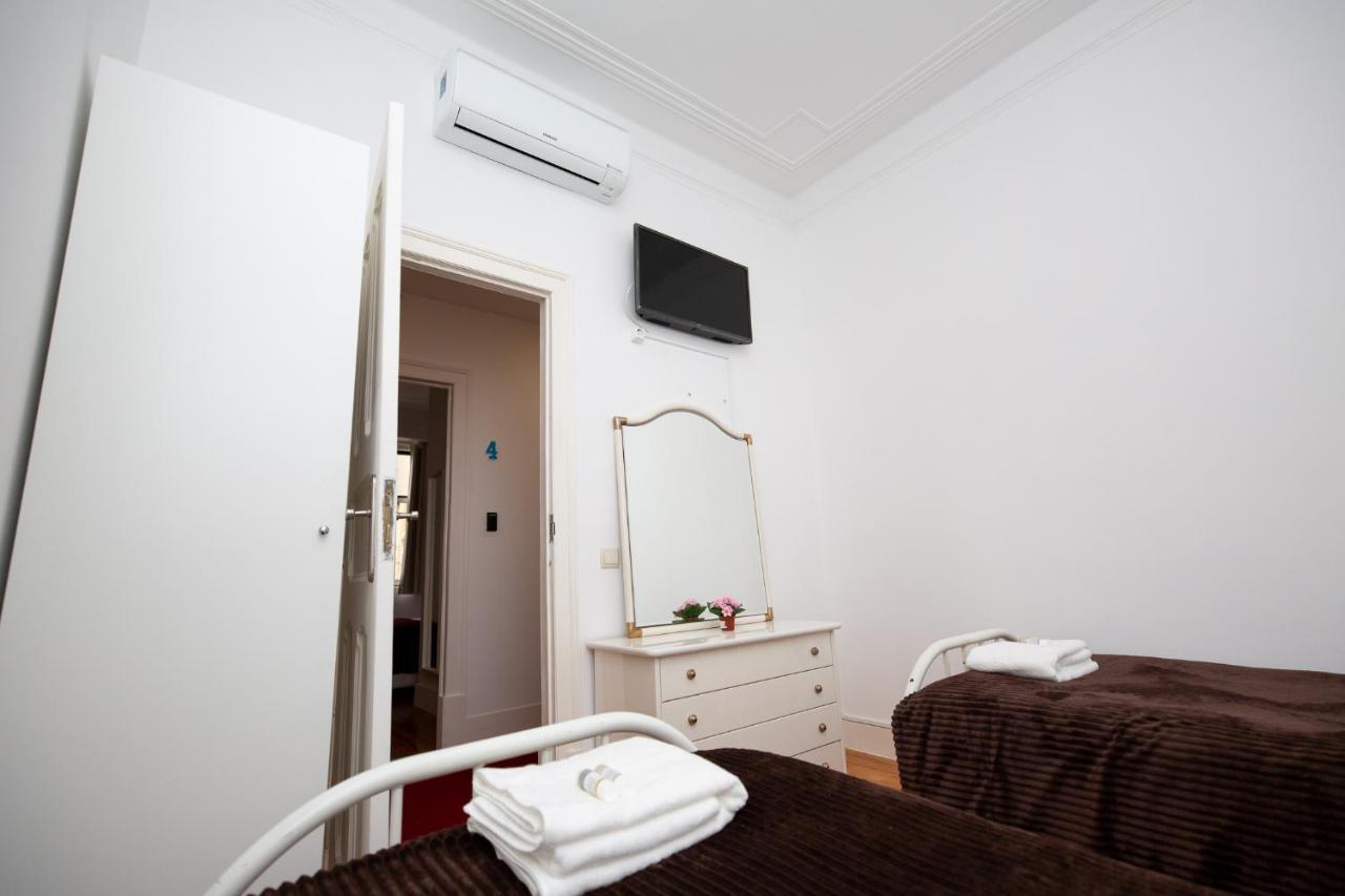 Inn-Chiado Boulevard Guest House Lisbona Esterno foto