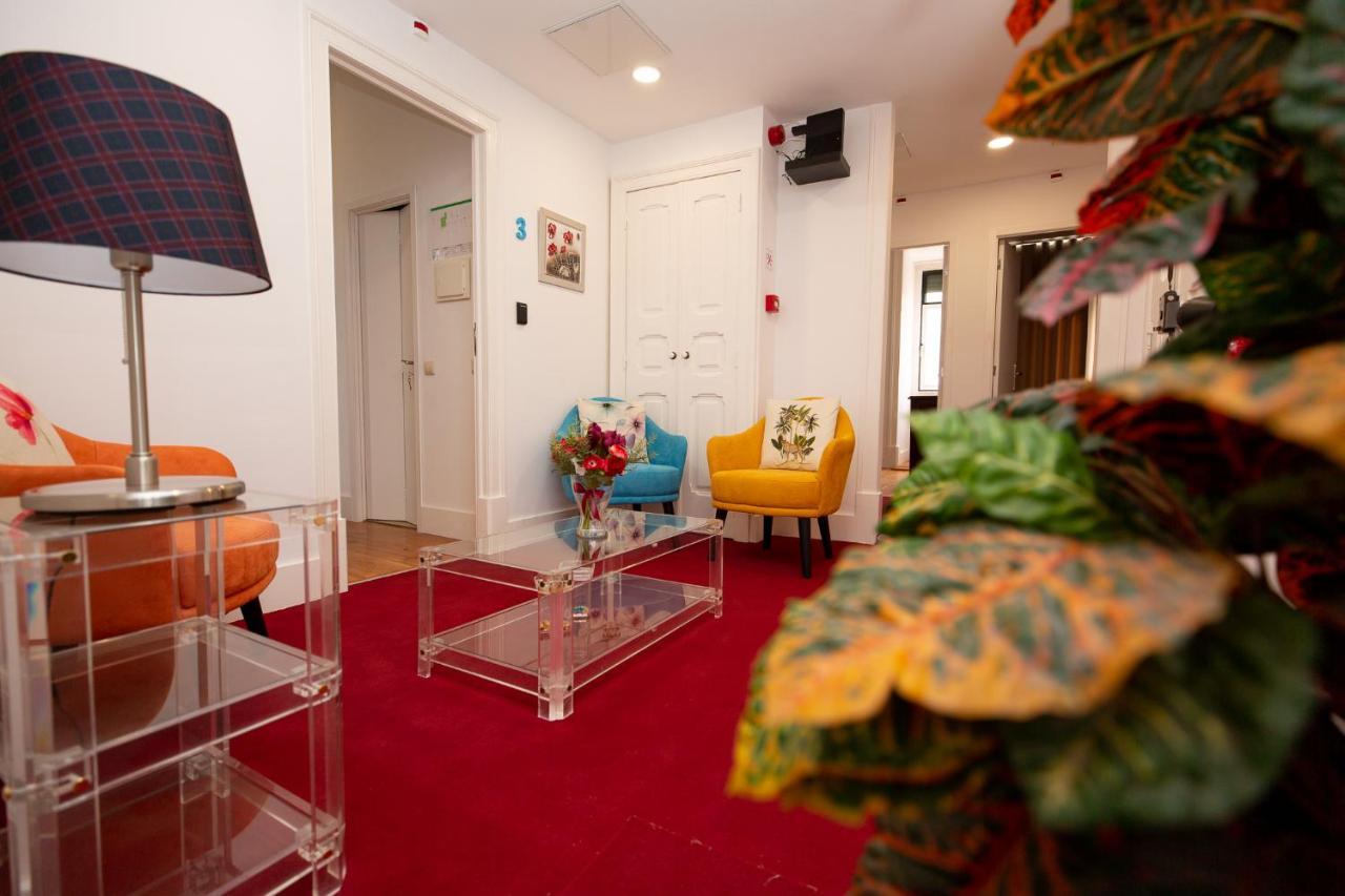 Inn-Chiado Boulevard Guest House Lisbona Esterno foto