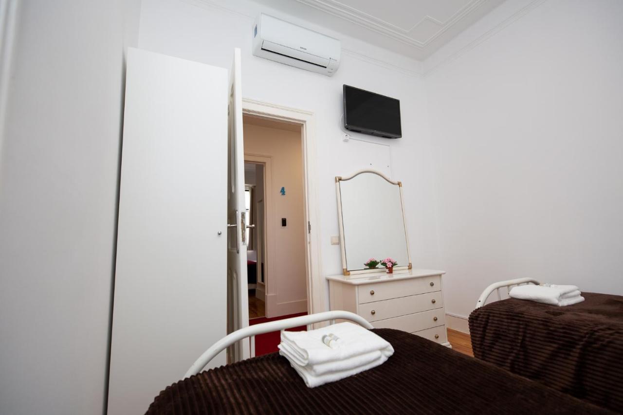 Inn-Chiado Boulevard Guest House Lisbona Esterno foto