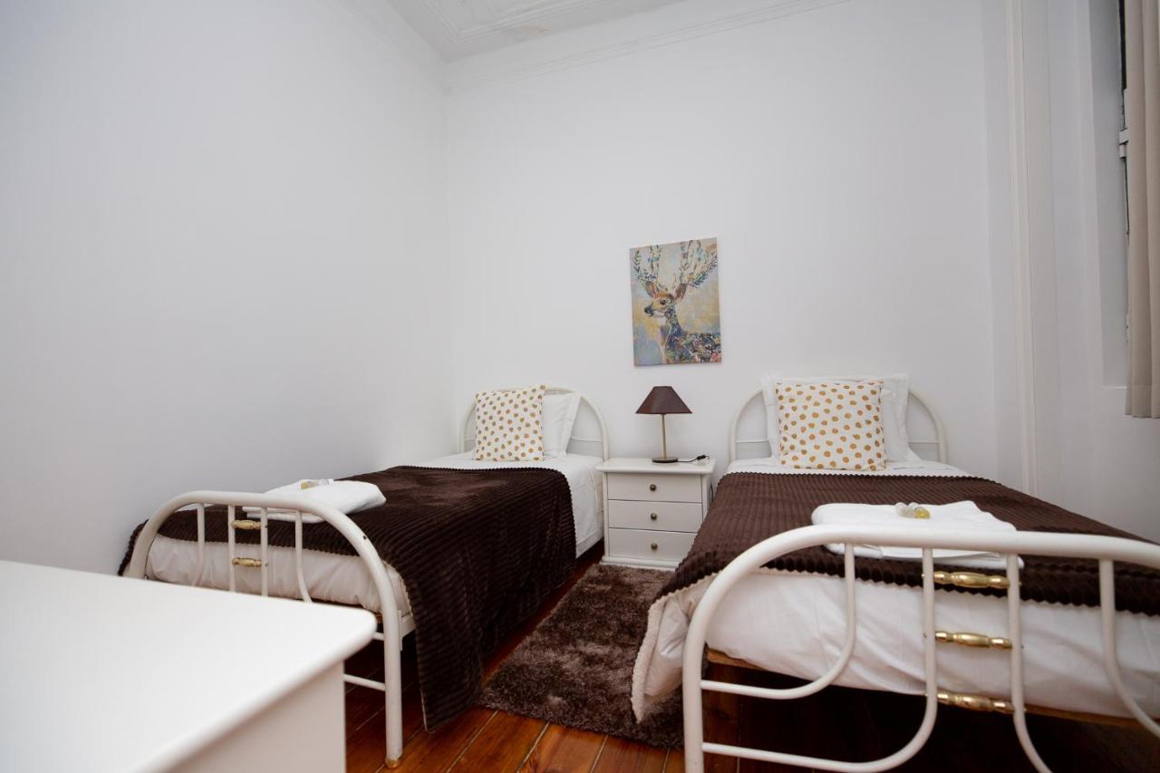 Inn-Chiado Boulevard Guest House Lisbona Esterno foto