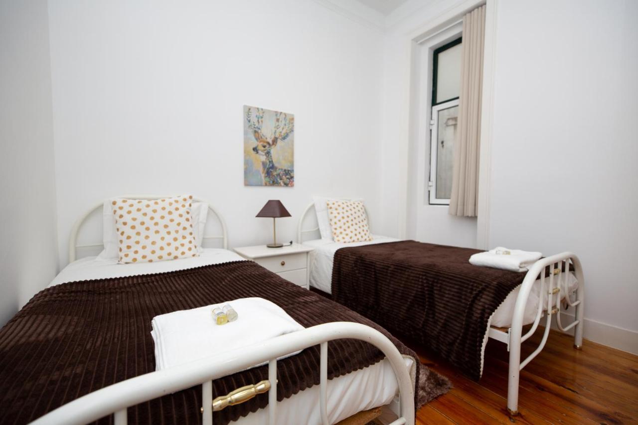 Inn-Chiado Boulevard Guest House Lisbona Esterno foto
