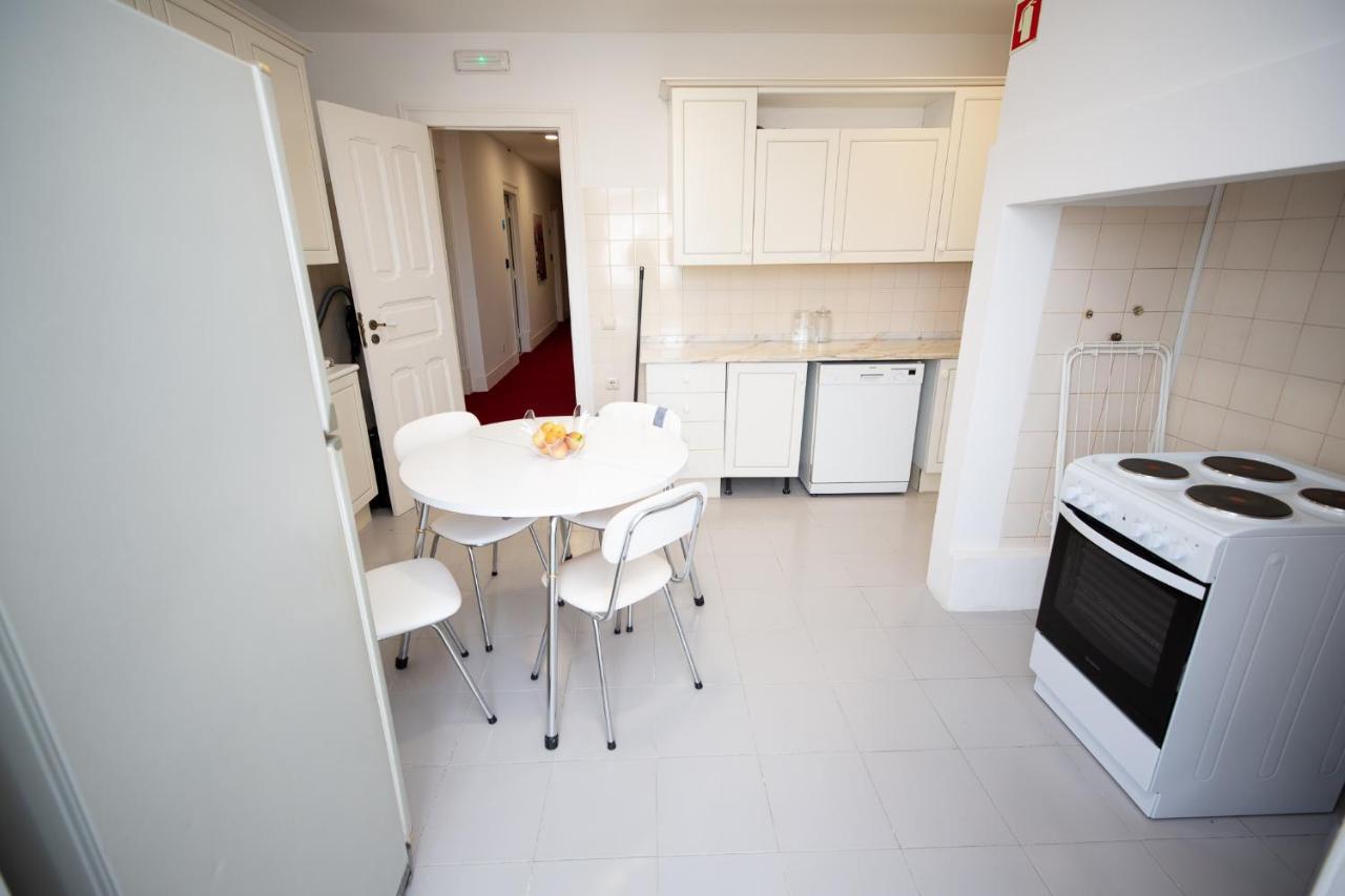 Inn-Chiado Boulevard Guest House Lisbona Esterno foto