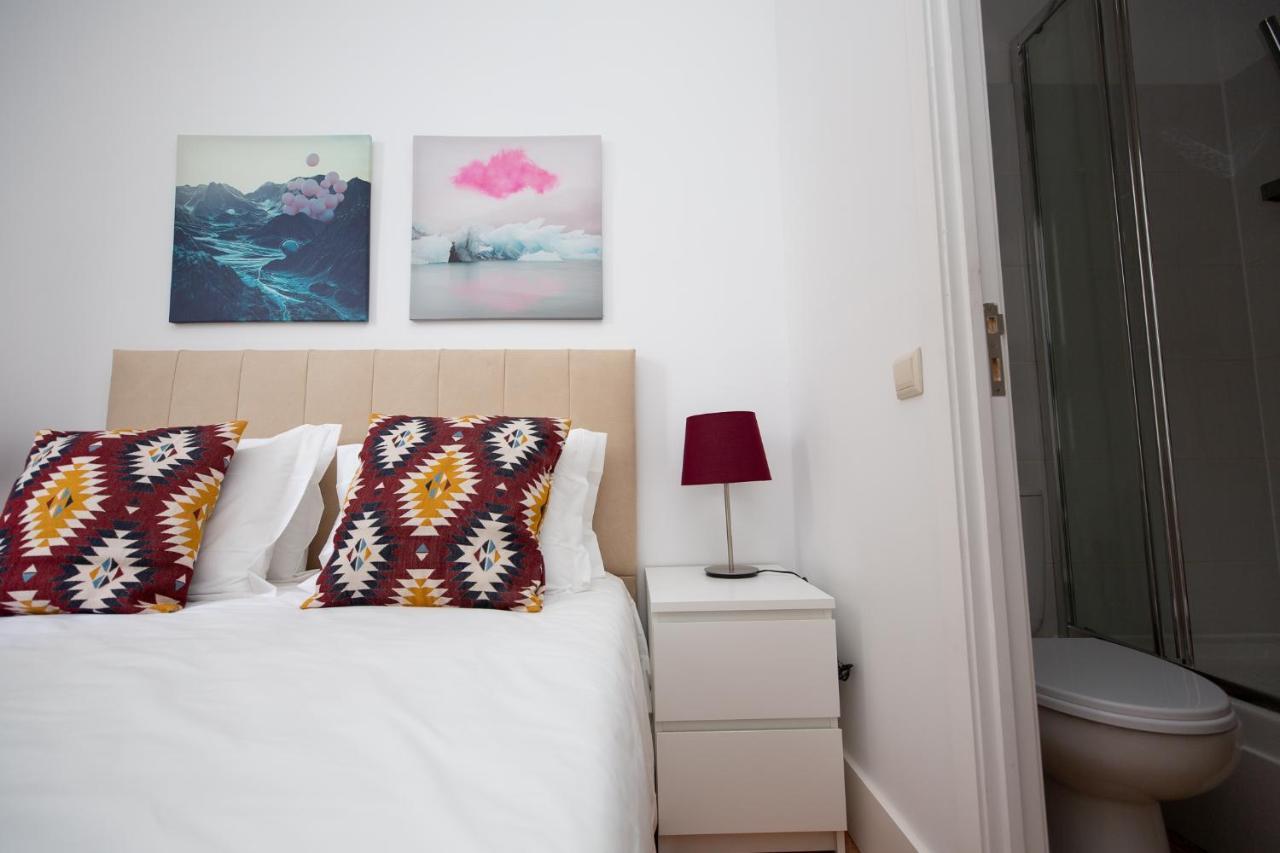 Inn-Chiado Boulevard Guest House Lisbona Esterno foto