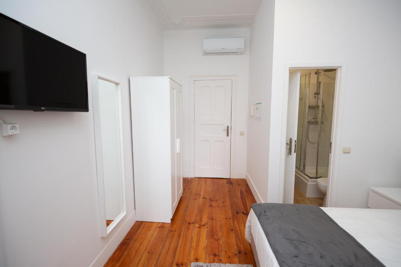 Inn-Chiado Boulevard Guest House Lisbona Esterno foto